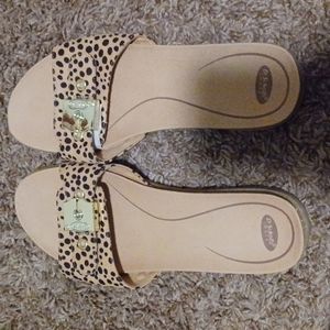 Leopard print flip flop sandals size 7